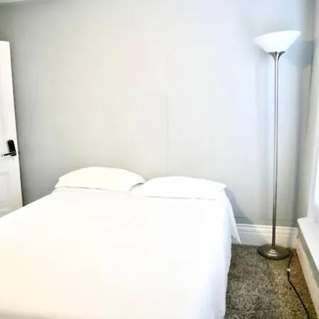 Clover 2900 - Apartment And Rooms With Private Bathroom Near Washington Ave South Philly Philadelphia Exterior photo