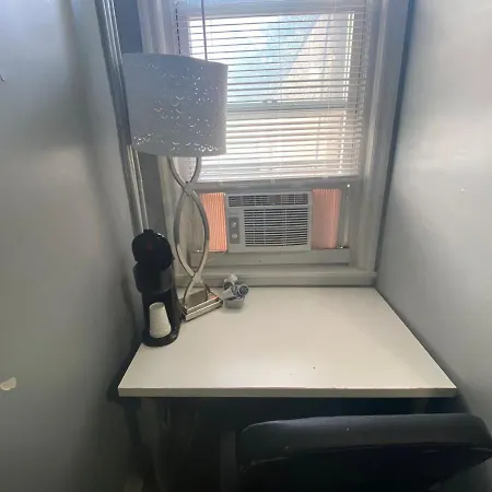 Clover 2900 - Apartment And Rooms With Private Bathroom Near Washington Ave South Philly Philadelphia Room photo