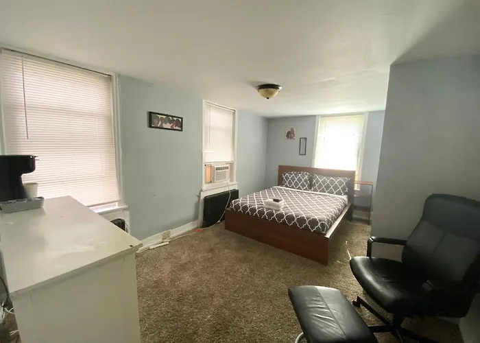 Clover 2900 - Apartment And Rooms With Private Bathroom Near Washington Ave South Philly