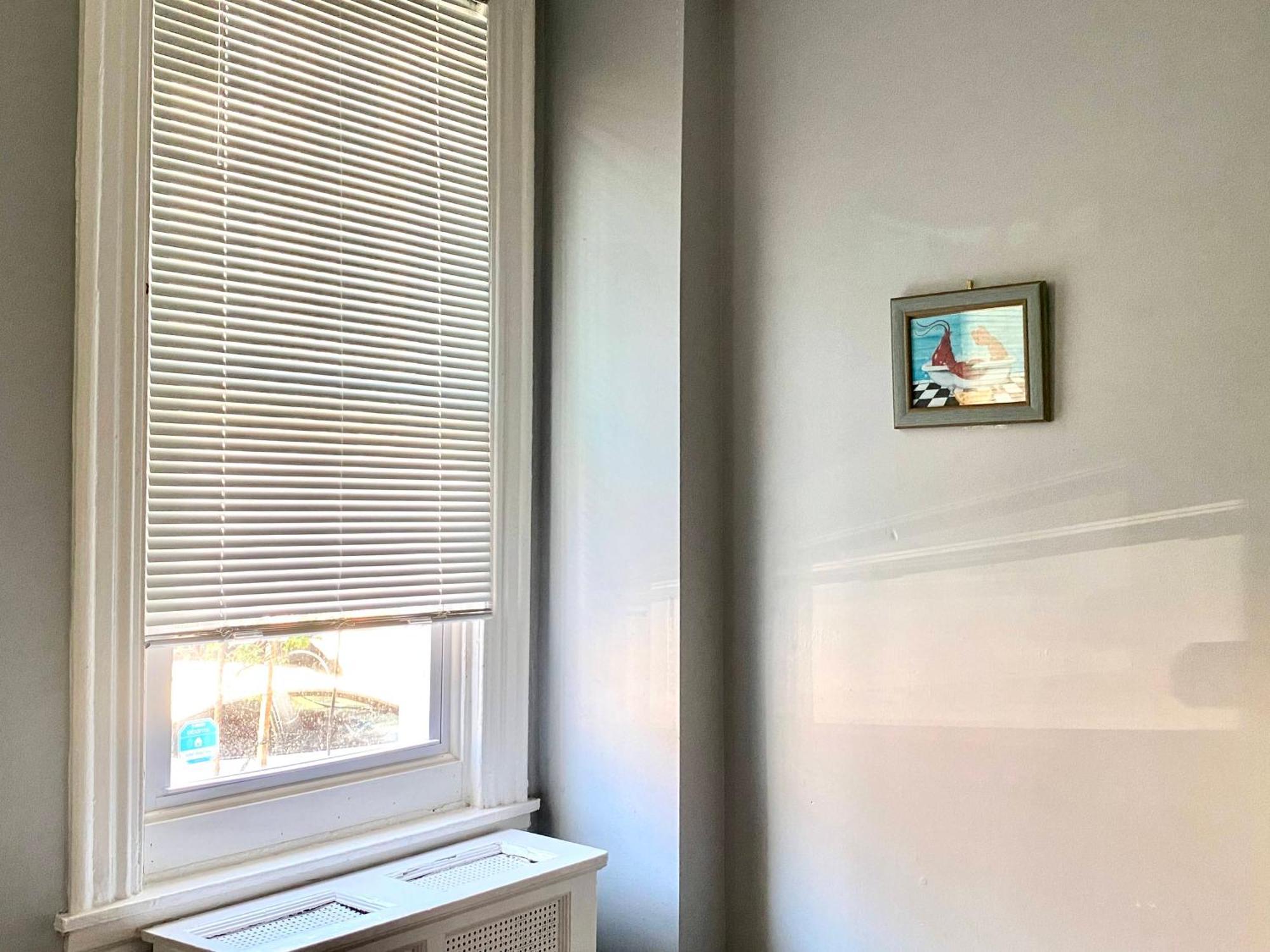 Clover 2900 - And With Private Bathroom Near Washington Ave South Philly * Philadelphia