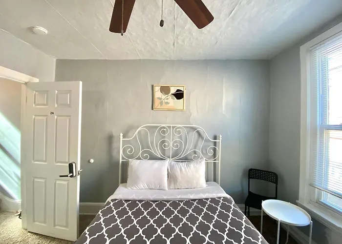 Clover 2900 - Apartment And Rooms With Private Bathroom Near Washington Ave South Philly