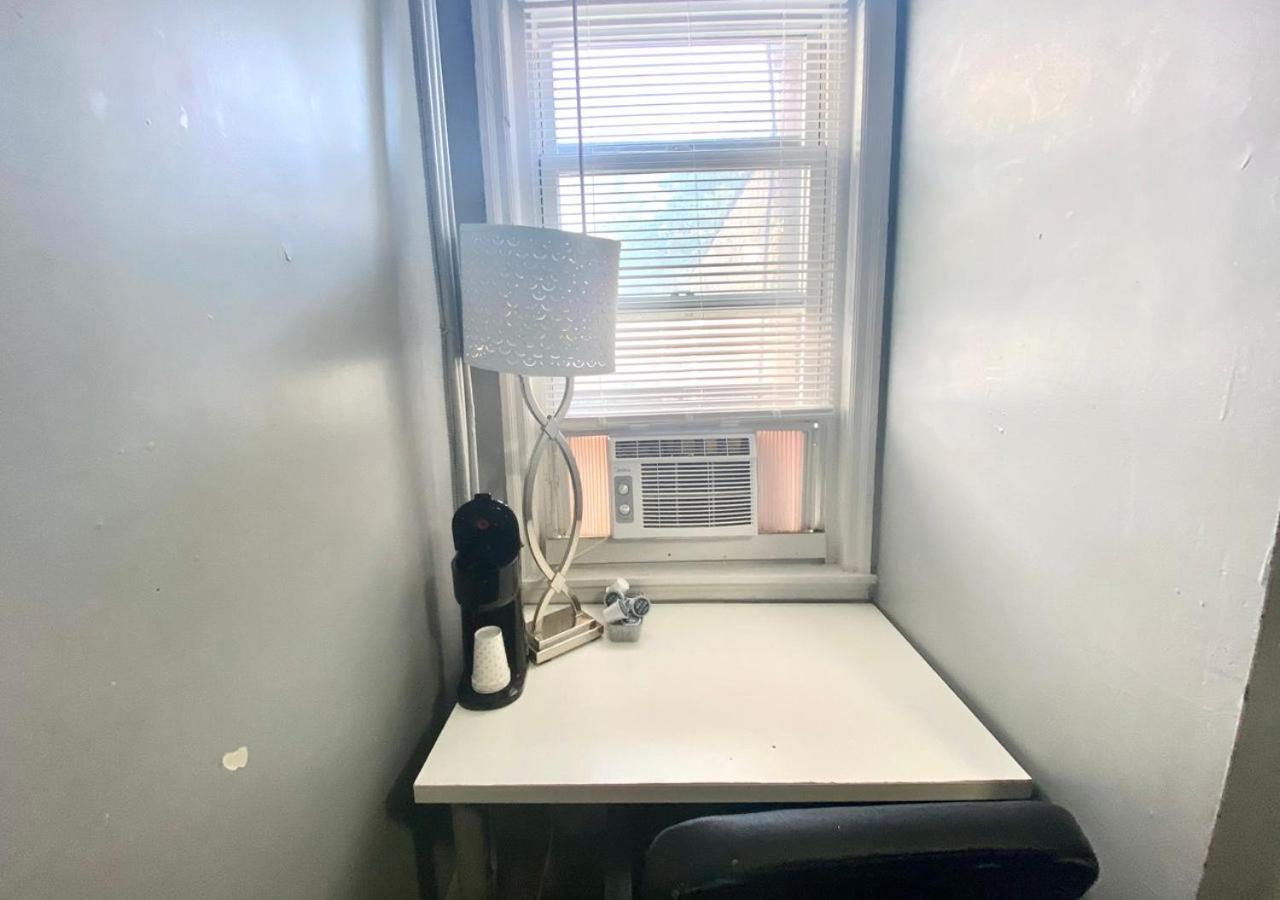 Clover 2900 - And With Private Bathroom Near Washington Ave South Philly * Philadelphie