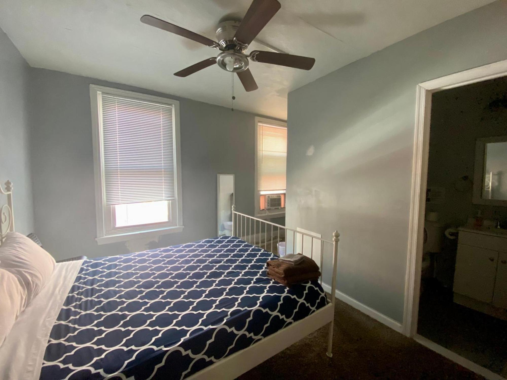 Clover 2900 - And With Private Bathroom Near Washington Ave South Philly Philadelphie